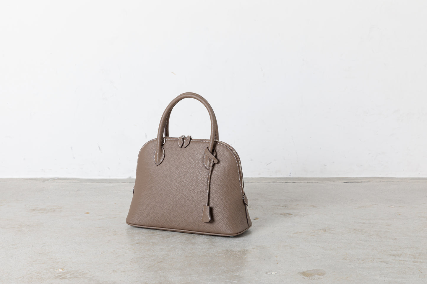 【La Closet】【特典スカーフ付き】Grasse グラースM 上質本革 ショルダーバッグ ハンドバッグ 上質 本革 斜め掛け マイボリードイ ブガッティ 普段使い 入学式 卒業式 贈り物 人気 イマイバッグ かわいい 99-3016